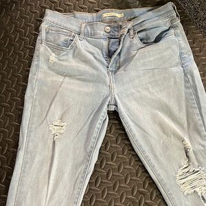 Levi’s 710 light wash skinny jeans